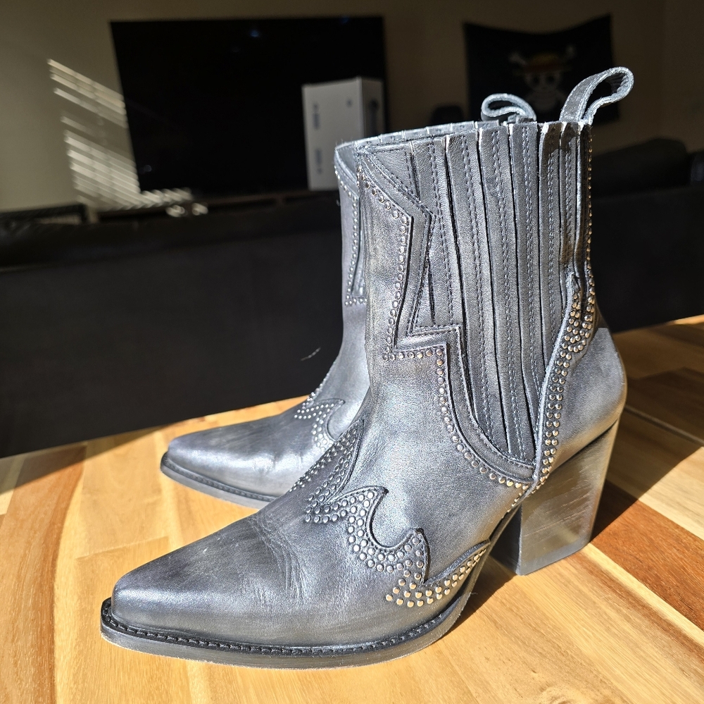 Thursday Boot Co. Icon Distressed Grey